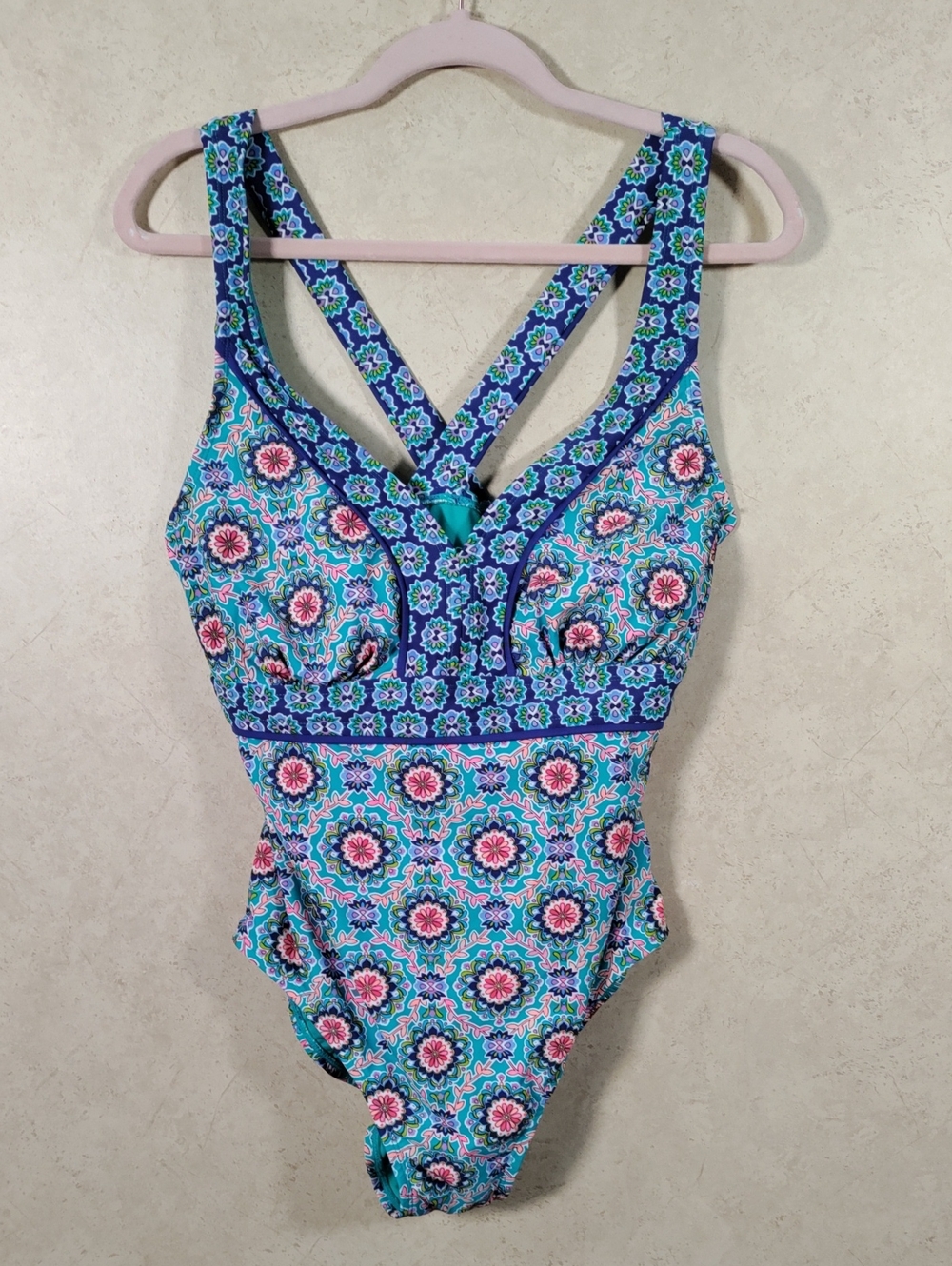 I135 Catalina Moroccan Mandala Cross-Back One-Piece Swimsuit 1X 16W NWT